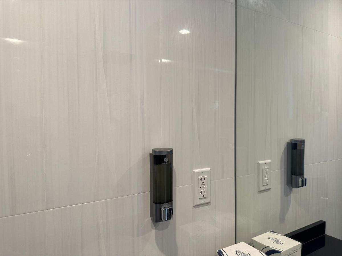 Regal Inn & Suites New York Laguardia Hotel 外观 照片